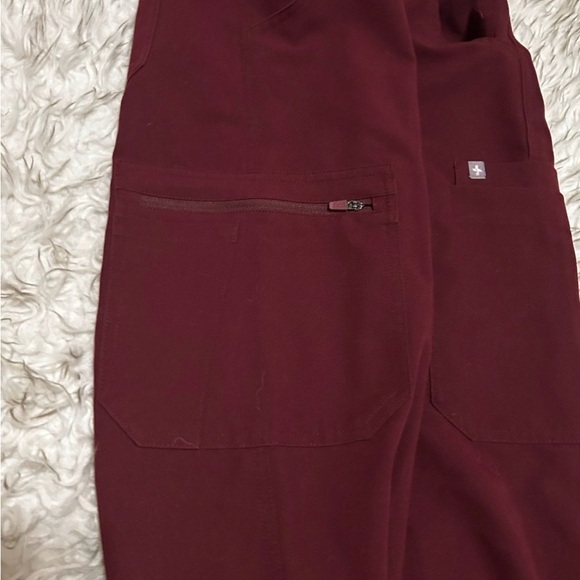 Figs burgundy scrub set - Picture 7 of 7